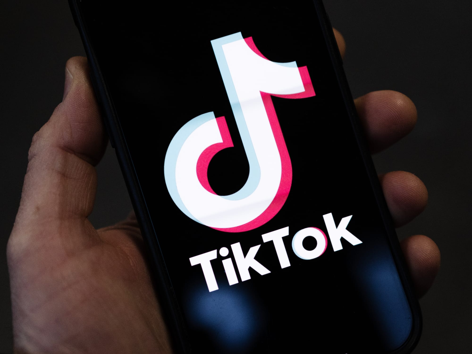 TikTok intensifică măsurile pentru protejarea platformei