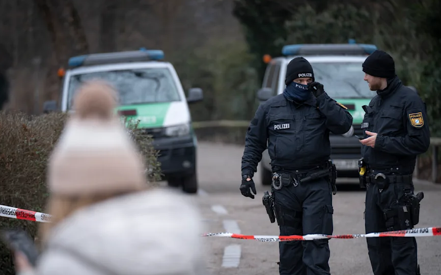 Tragedie în Aschaffenburg: un copil de doi ani și un trecător curajos și-au pierdut viața într-un atac cu cuțitul