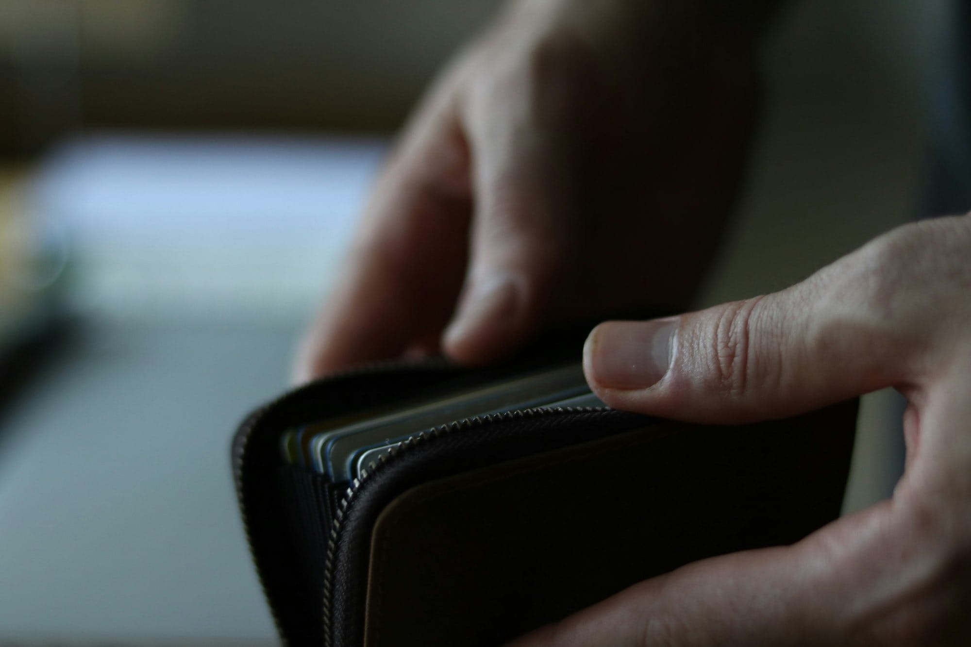 Salariul minim 2025: Cât plătesc firmele și ce salariu net primesc angajații „în mână”.