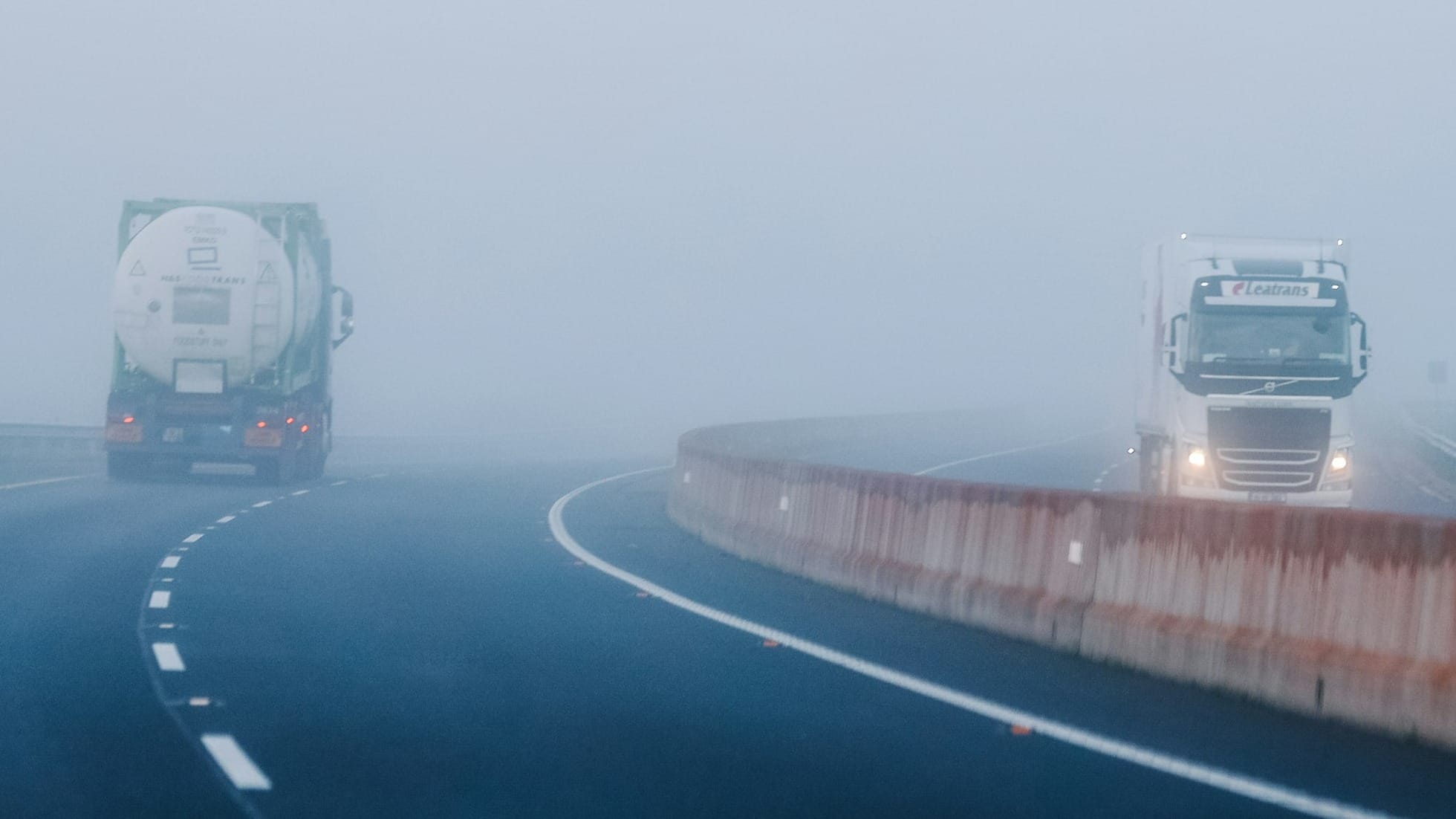 Un șofer român de TIR, condamnat la 10 ani de închisoare și amendat cu 25,8 milioane de euro în Franța