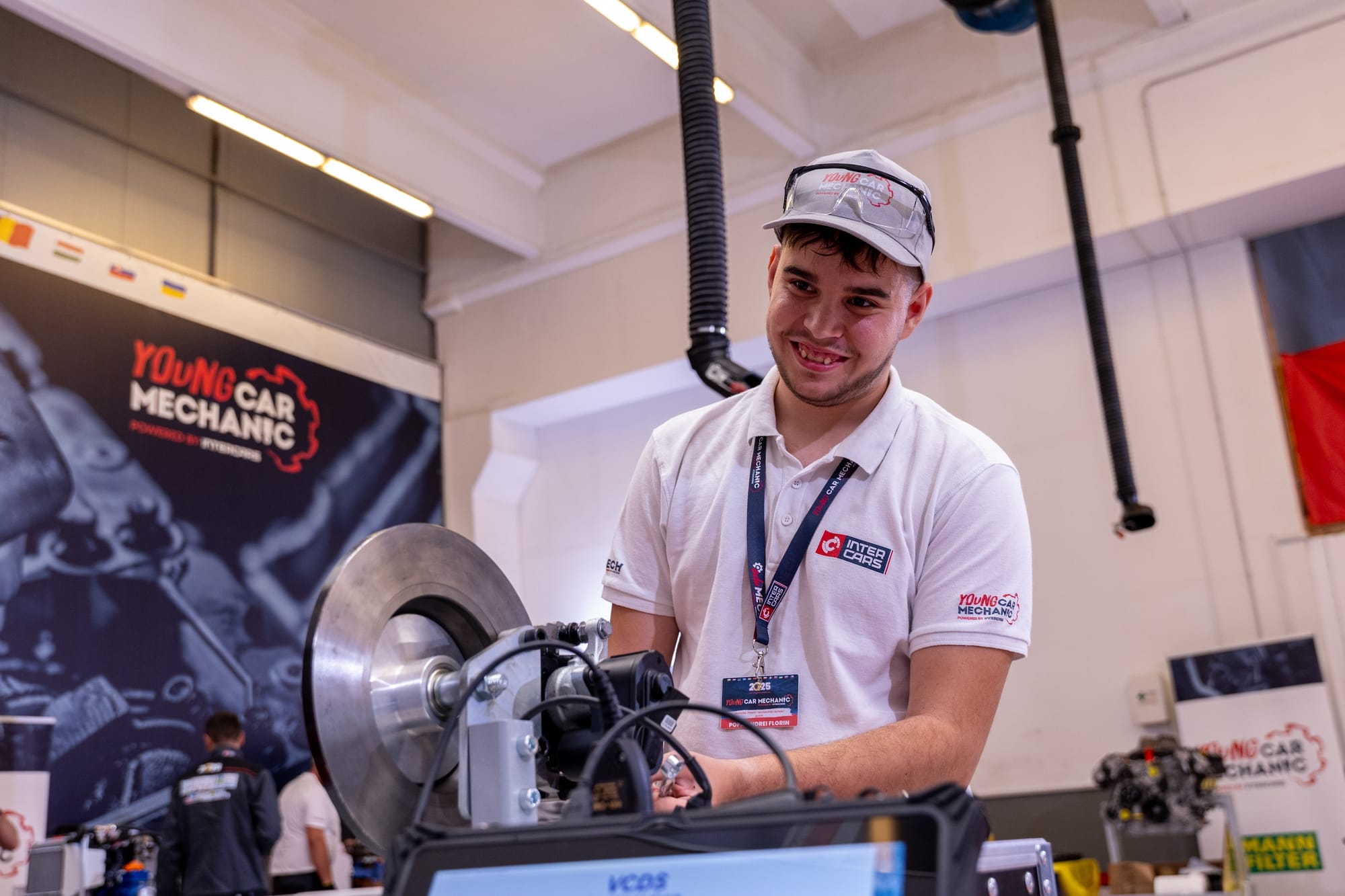 Câștigătorul concursului Young Car Mechanic România, desfășurat în parteneriat cu Ministerul Educației și Cercetării, este Andrei Florin Popa din Aleșd.