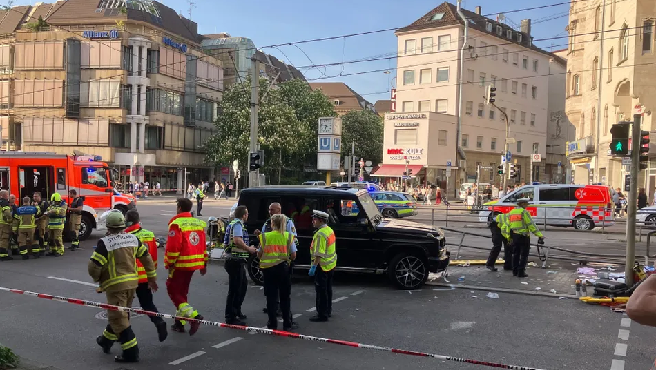 Incident grav în Stuttgart: O mașină a intrat în mulțime în centrul orașului