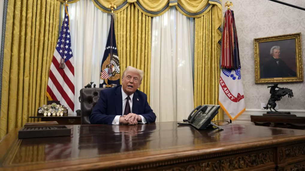 Trump lansează cardul de aur de 1 milion de dolari pentru străinii bogați