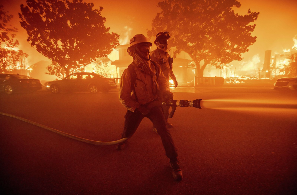 Incendii devastatoare în Los Angeles: Mii de persoane evacuate și case distruse imagine postare