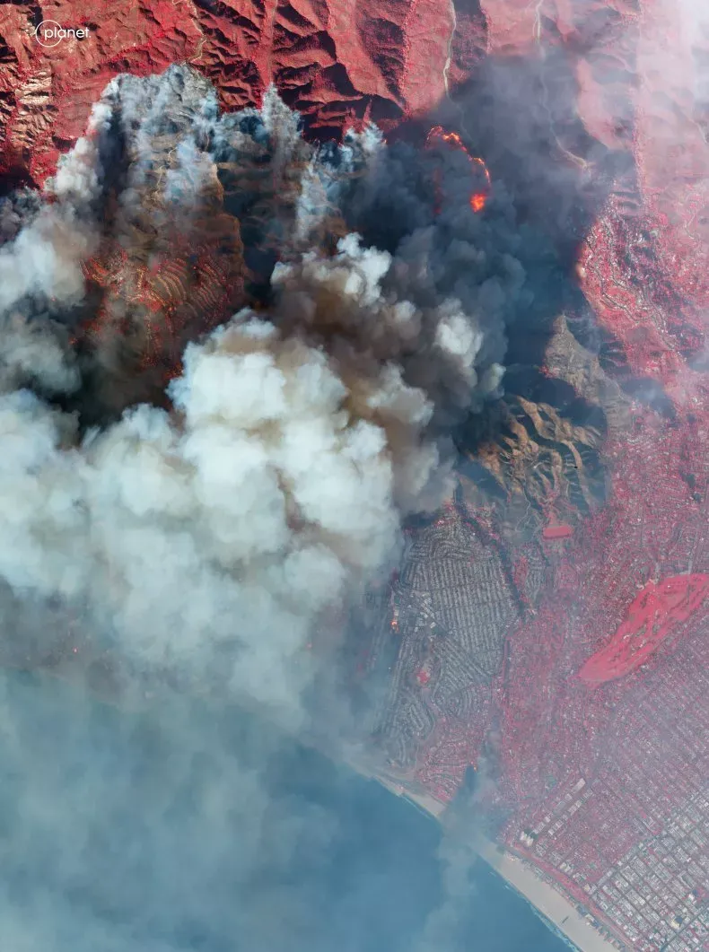 Imagini din satelit dezvăluie dezastrul provocat de incendiile din Los Angeles imagine postare