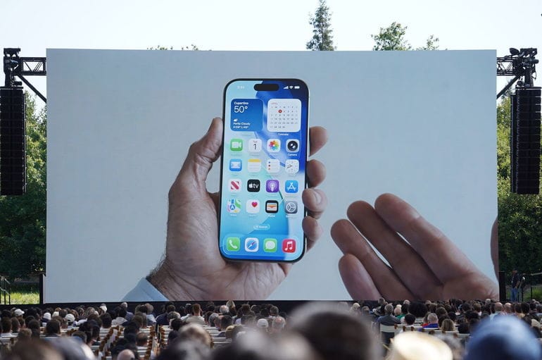 iOS 26: Apple promite o revoluție în design și inteligență pe iPhone imagine postare