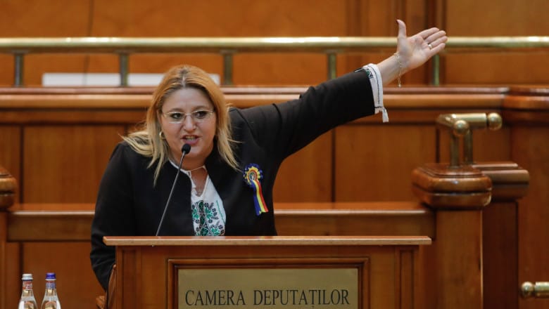 Criză în S.O.S. România: parlamentari demisionari migrează spre PSD, reacții dure din partea Dianei Șoșoacă imagine postare