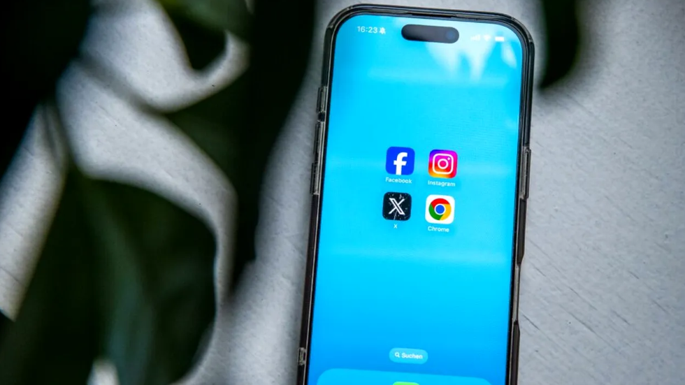 Australia interzice rețelele sociale pentru copiii sub 16 ani: o decizie radicală care reaprinde dezbaterea globală imagine postare