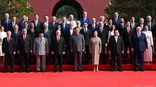 Beijing, locul controverselor: Năstase și Dăncilă, în fotografia de grup cu Xi, Putin și Kim imagine postare