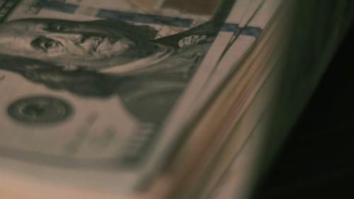 Inegalitatea globală se adâncește: averea lumii, în mâinile unei elite restrânse imagine postare