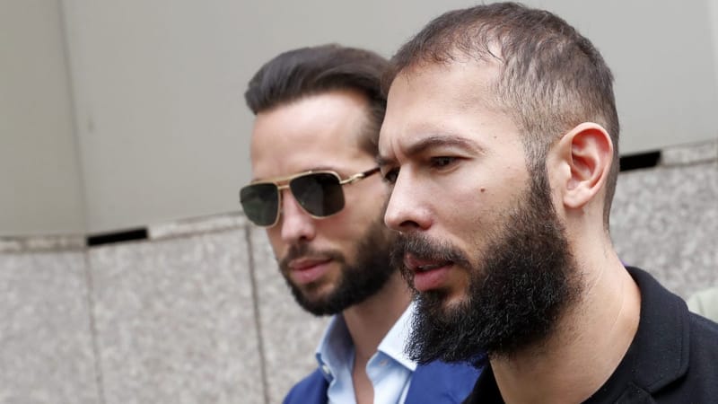 Andrew și Tristan Tate, acuzați oficial în Marea Britanie de viol și trafic de persoane. Extrădarea din România rămâne suspendată până la finalul proceselor imagine postare