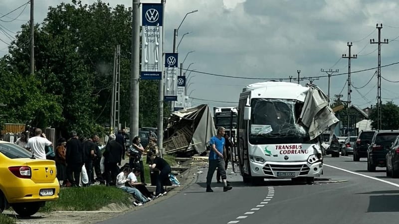 Accident grav la Lețcani: Planul Roșu activat după coliziunea violentă dintre un autocar și un camion imagine postare