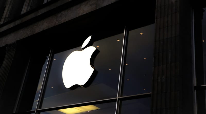 Apple revine în forță: iPhone 16, liderul vânzărilor globale de smartphone-uri imagine postare