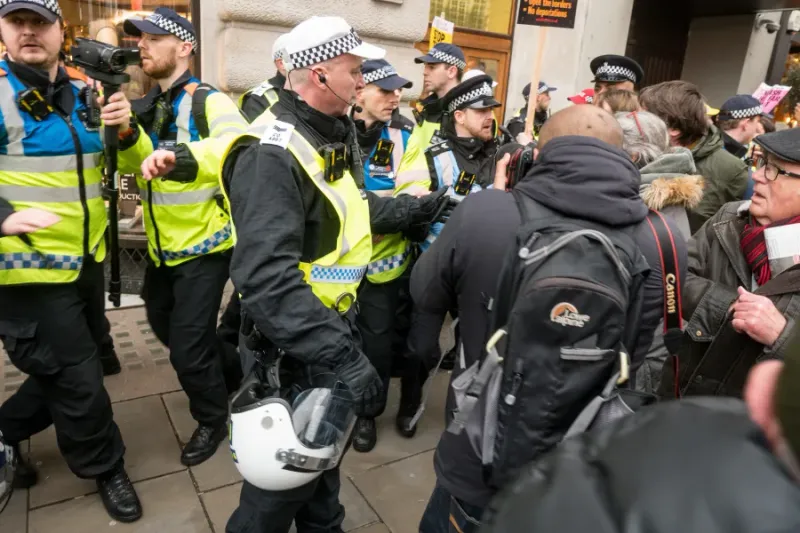 „Atac terorist iminent” dejucat în Marea Britanie: patru iranieni arestați într-un raid masiv la Manchester și Swindon imagine postare