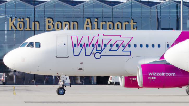 Incident șocant pe aeroportul din Köln: doi români au rupt ușa de urgență și au alergat pe pistă după avion - VIDEO imagine postare